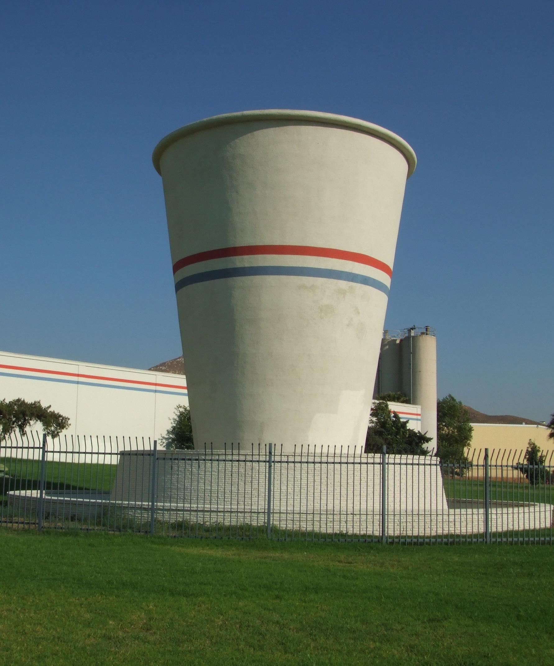 Giant paper outlet cup